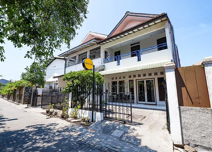 Oyo Life 1942 Asia Residence Syariah