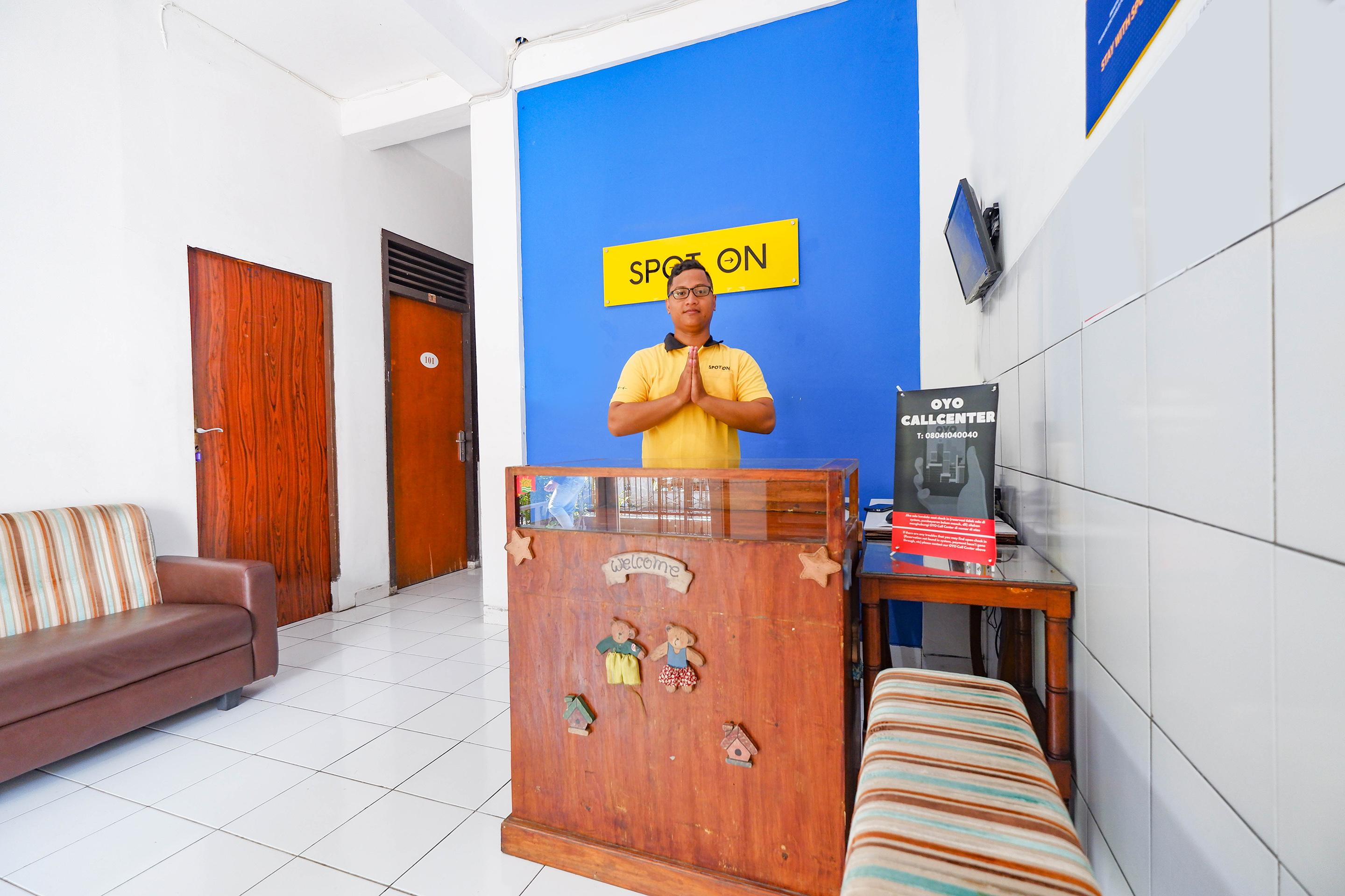 Oyo Life 1942 Syariah 2* Semarang